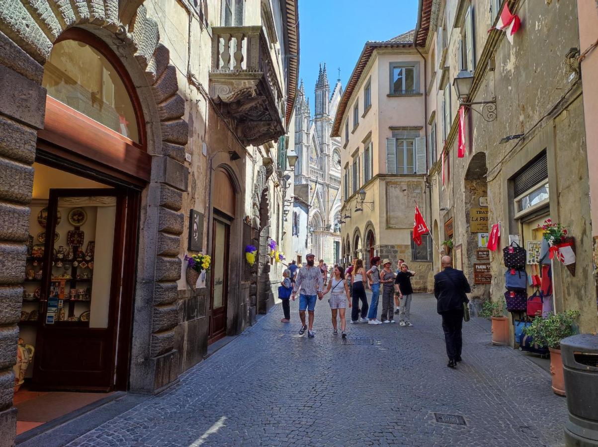 Stanza Con Bagno Privato Orvieto Centro Storico, Aria Condizionata Netflix Vicino Al Pozzo Della Cava-Affittacamere "Carvajal Rooms" Exterior photo