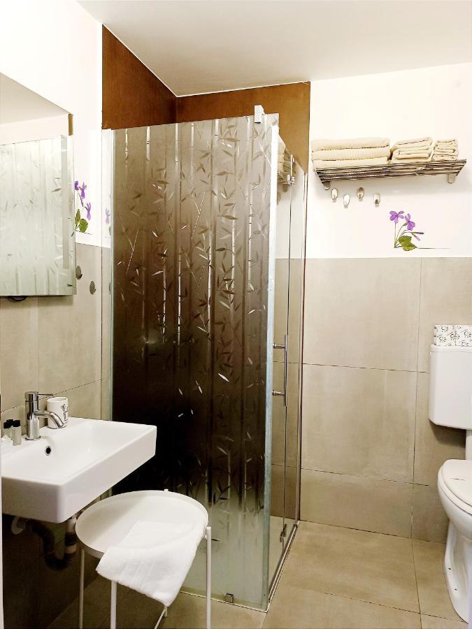 Stanza Con Bagno Privato Orvieto Centro Storico, Aria Condizionata Netflix Vicino Al Pozzo Della Cava-Affittacamere "Carvajal Rooms" Exterior photo